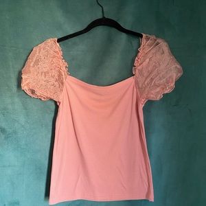 Pink Top with Puffy shoulder sleeves 💕